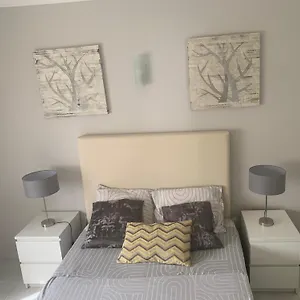  Apartamento Frente A